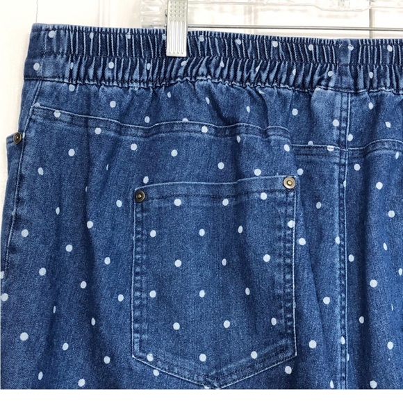 CW Classics Blue Denim Polka Dot Print Pull-On Jean Capris - Picture 10 of 14